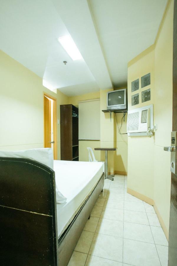 Gv Hotel - Talisay City Экстерьер фото
