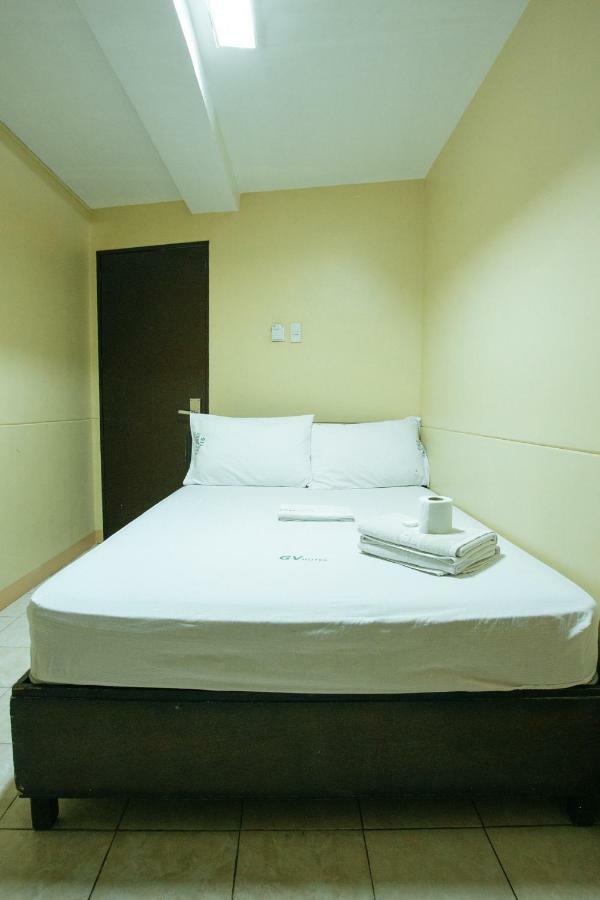 Gv Hotel - Talisay City Экстерьер фото