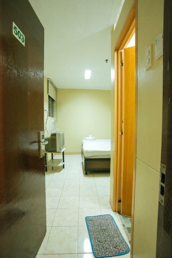Gv Hotel - Talisay City Экстерьер фото